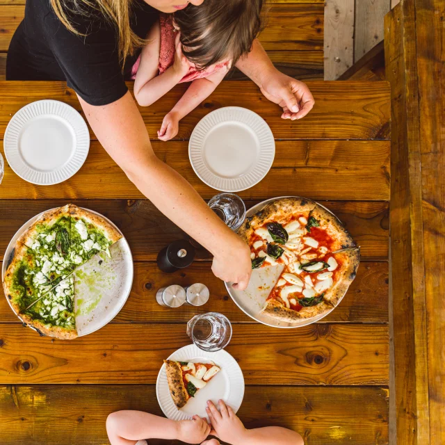 Enjoy Neapolitan-style pizza at Bleuetière Marland in Sainte-Marie
