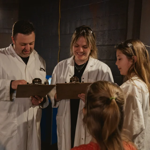 Family science activity at the Bunker de la science in Lévis