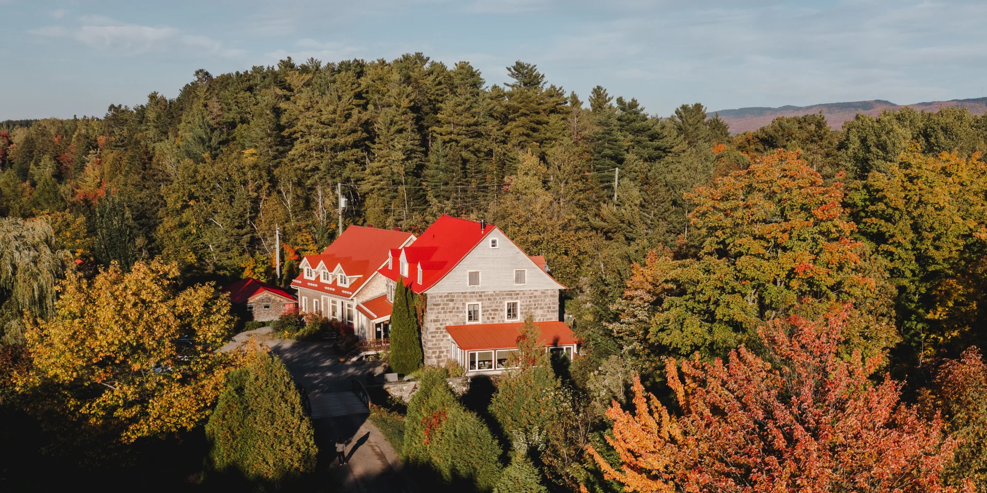 Aerial view of autumn at the Auberge des Glacis de L'Islet