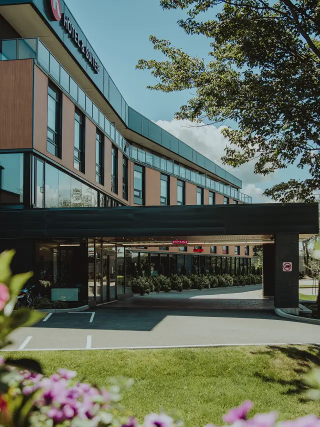 Extérieur de l'Hôtel & Suites Normandin Lévis
