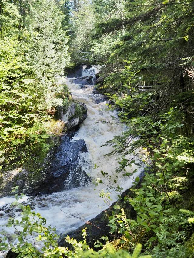 Cascades sur le sentier des Cascades de la Loutre au Parc des Appalaches