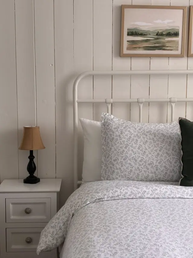 Chambre à coucher de la Maison Hortensia-Gîte d'élégance champêtre à Saint-Michel-de-Bellechasse