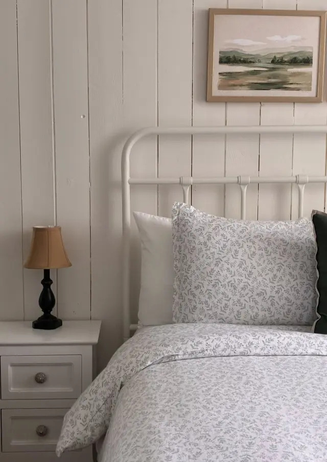 Chambre à coucher de la Maison Hortensia-Gîte d'élégance champêtre à Saint-Michel-de-Bellechasse