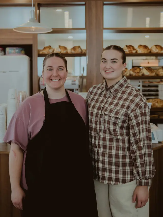 Les propriétaires de Les Madames Café & Boulangerie à Saint-Bernard
