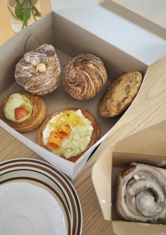 Échantillon de pâtisseries de chez Les Madames Café & Boulangerie à Saint-Bernard