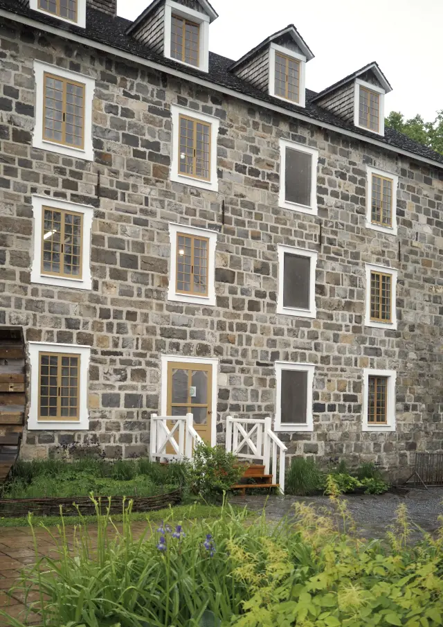 Moulin seigneurial, La Seigneurie des Aulnaies | St-Roch-des-Aulnaies