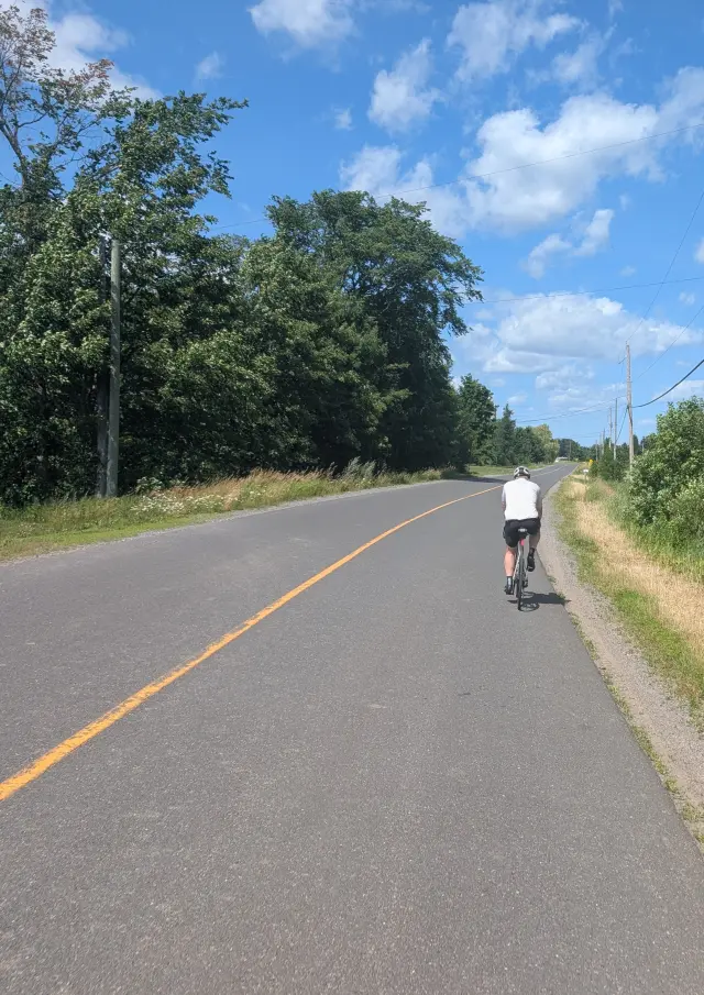 À vélo sur le chemin du Rocher à Saint-Vallier station
