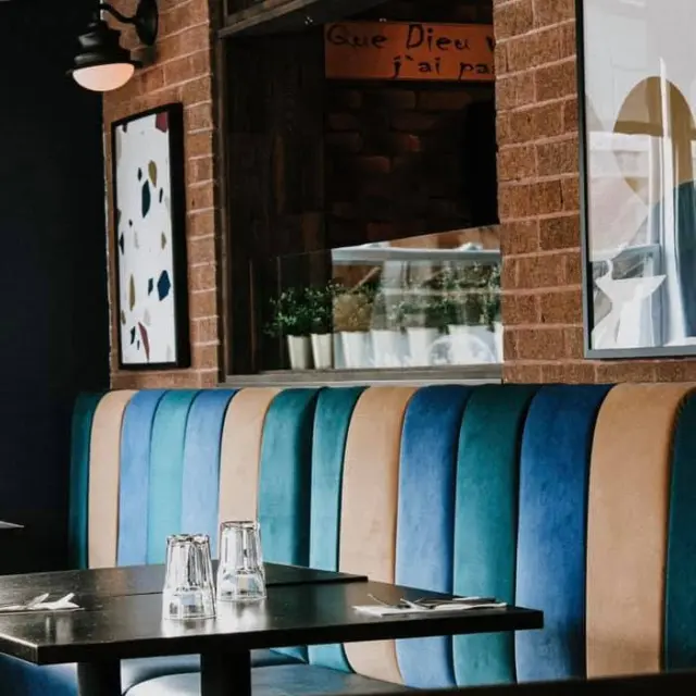 Intérieur du Café Bistro Au Coin du Monde à Montmagny